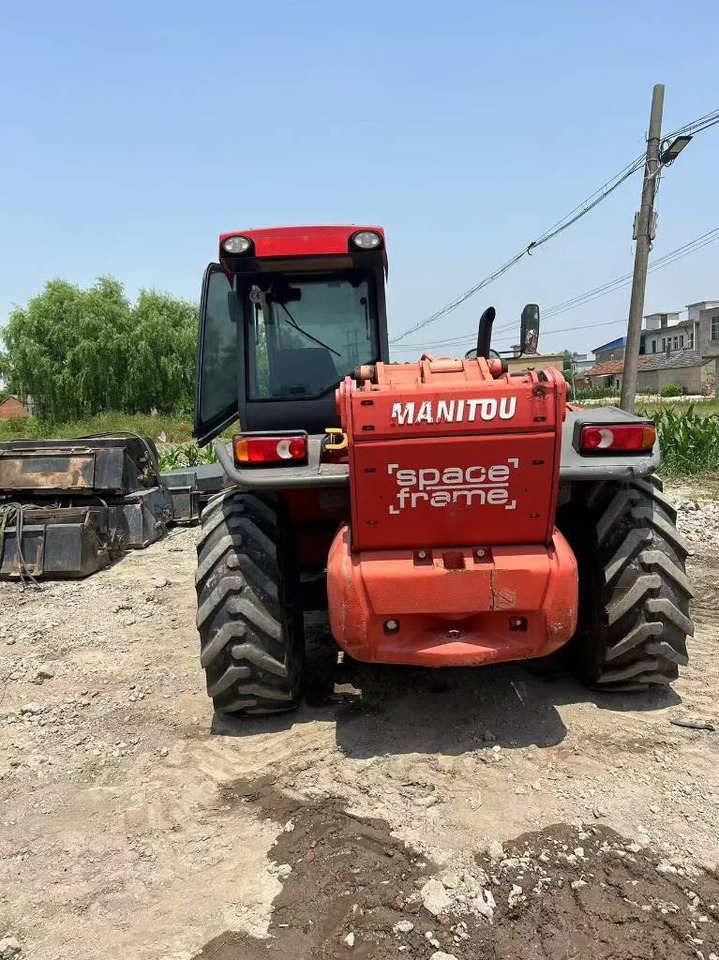 Manitou MT 1740 SL T - Компактен натоварувач: слика 2 Manitou MT 1740 SL T - Компактен натоварувач: слика 2
