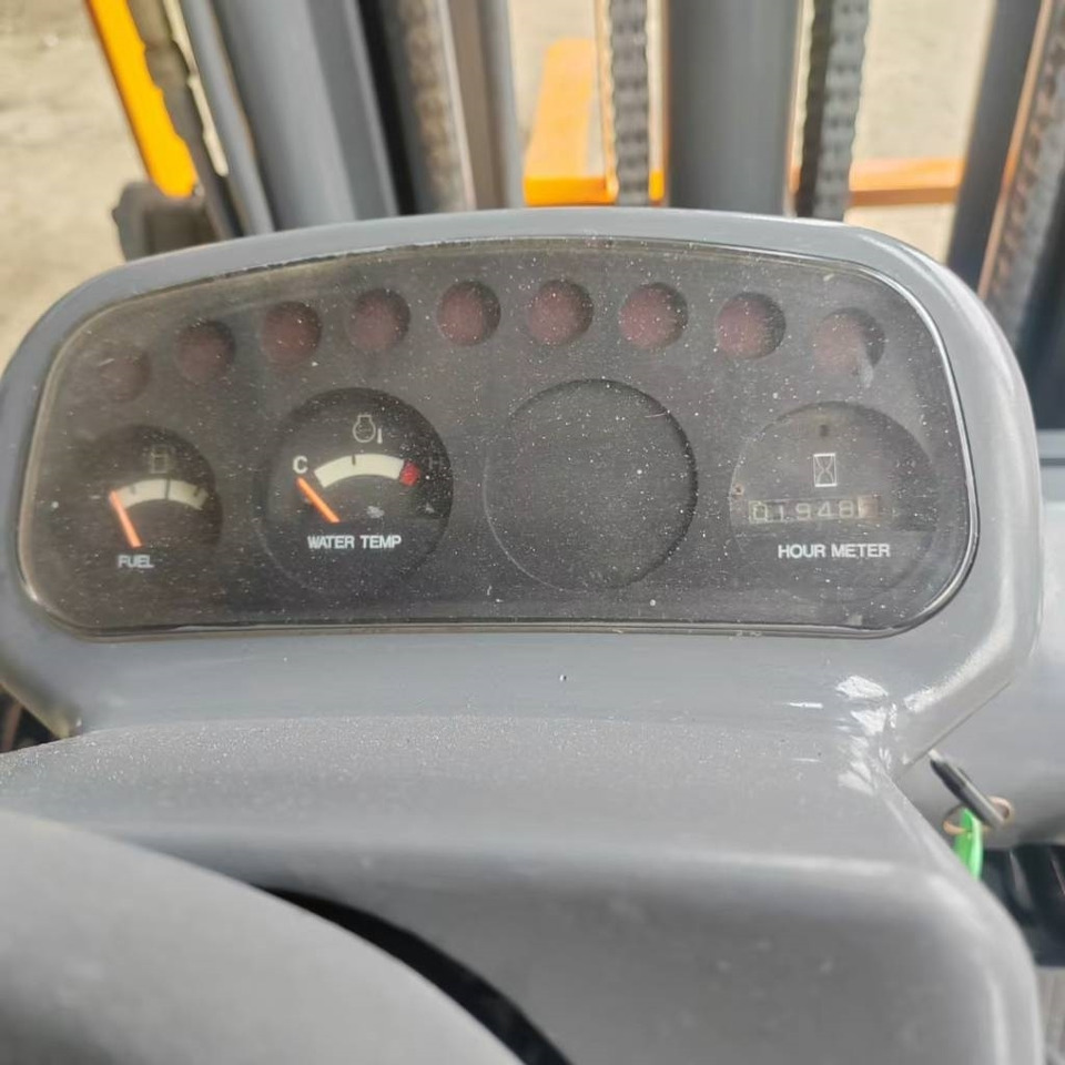 Багер гасеничар TCM FD 30: слика 9