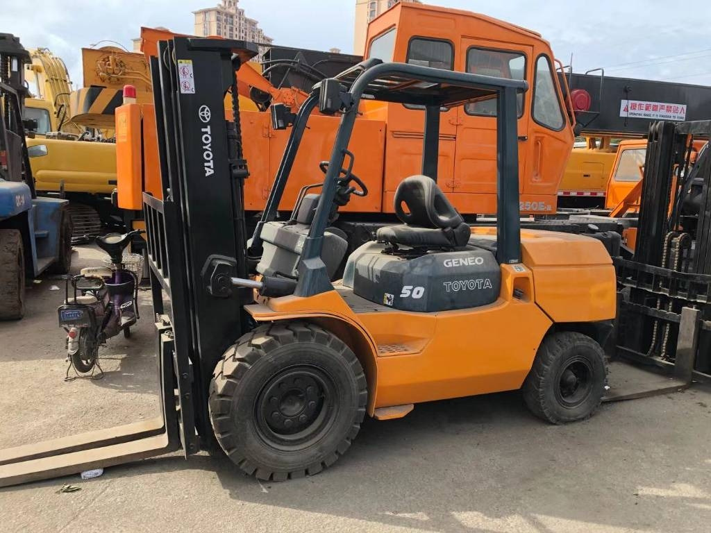 Toyota FD 50 - Дизел вилушкар: слика 1 Toyota FD 50 - Дизел вилушкар: слика 1