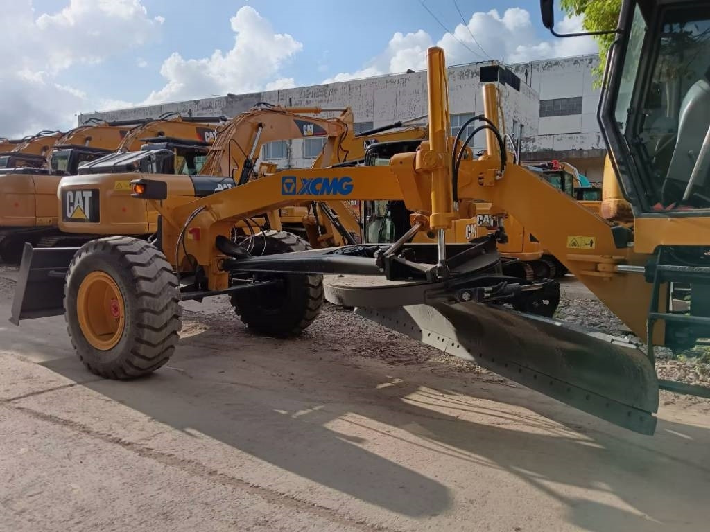 XCMG GR 2153 - Порамнувач: слика 5 XCMG GR 2153 - Порамнувач: слика 5