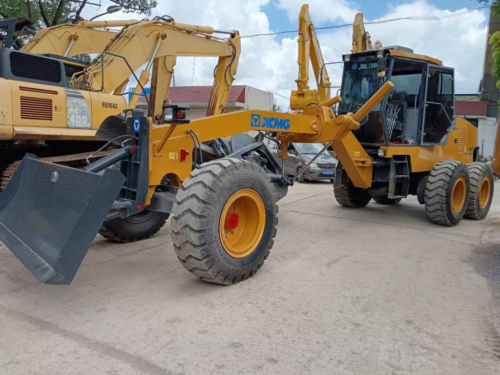 XCMG GR 2153 - Порамнувач: слика 1 XCMG GR 2153 - Порамнувач: слика 1