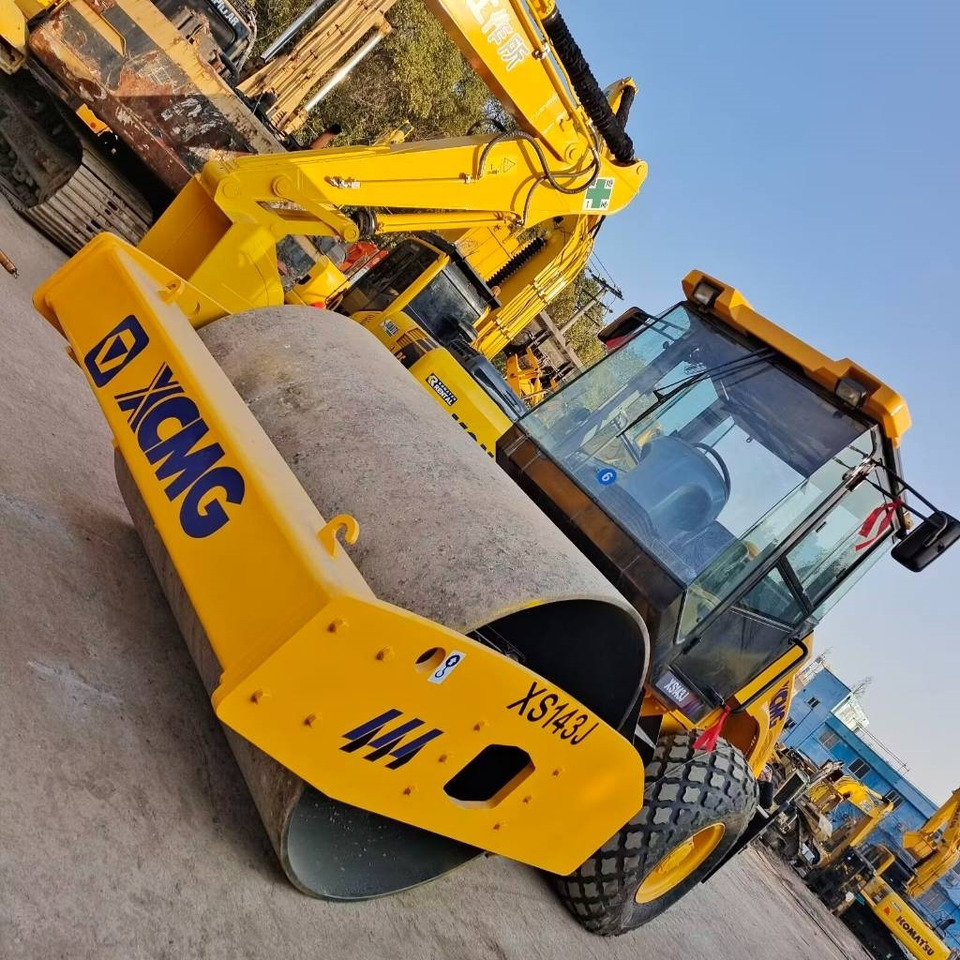 XCMG XS143J - Компактор: слика 3 XCMG XS143J - Компактор: слика 3
