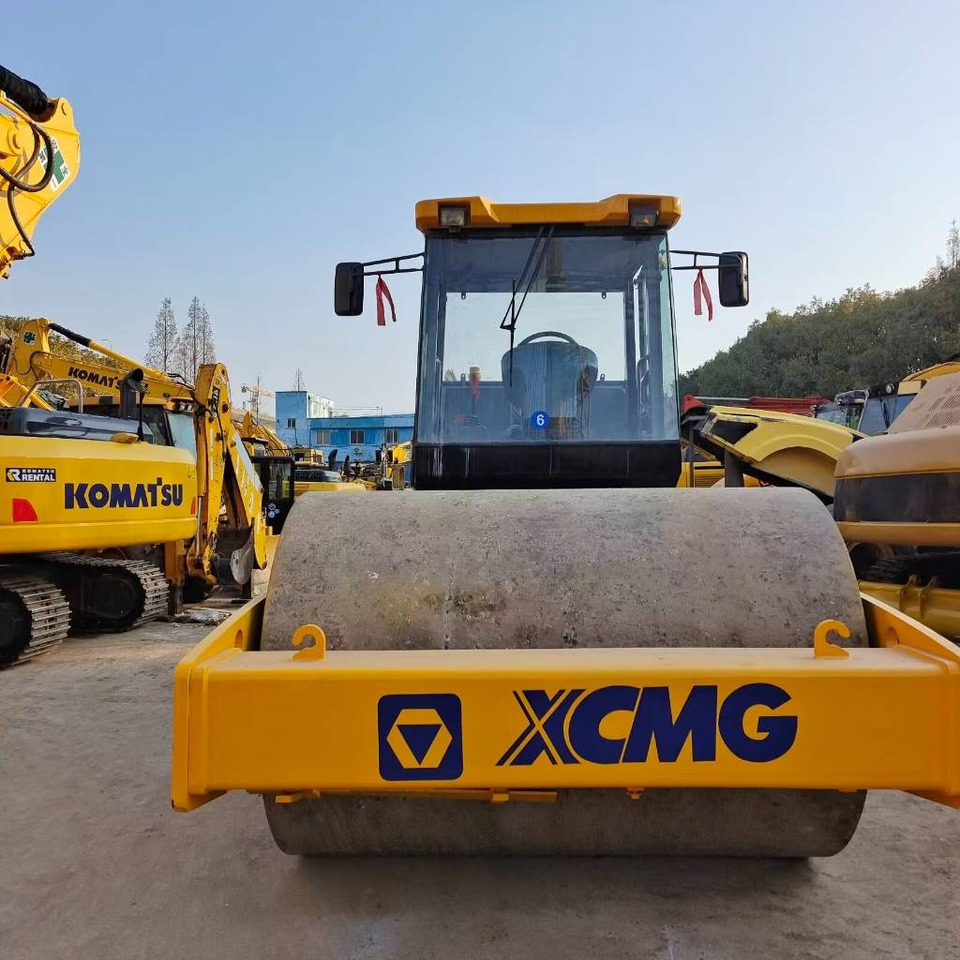 XCMG XS143J - Компактор: слика 1 XCMG XS143J - Компактор: слика 1