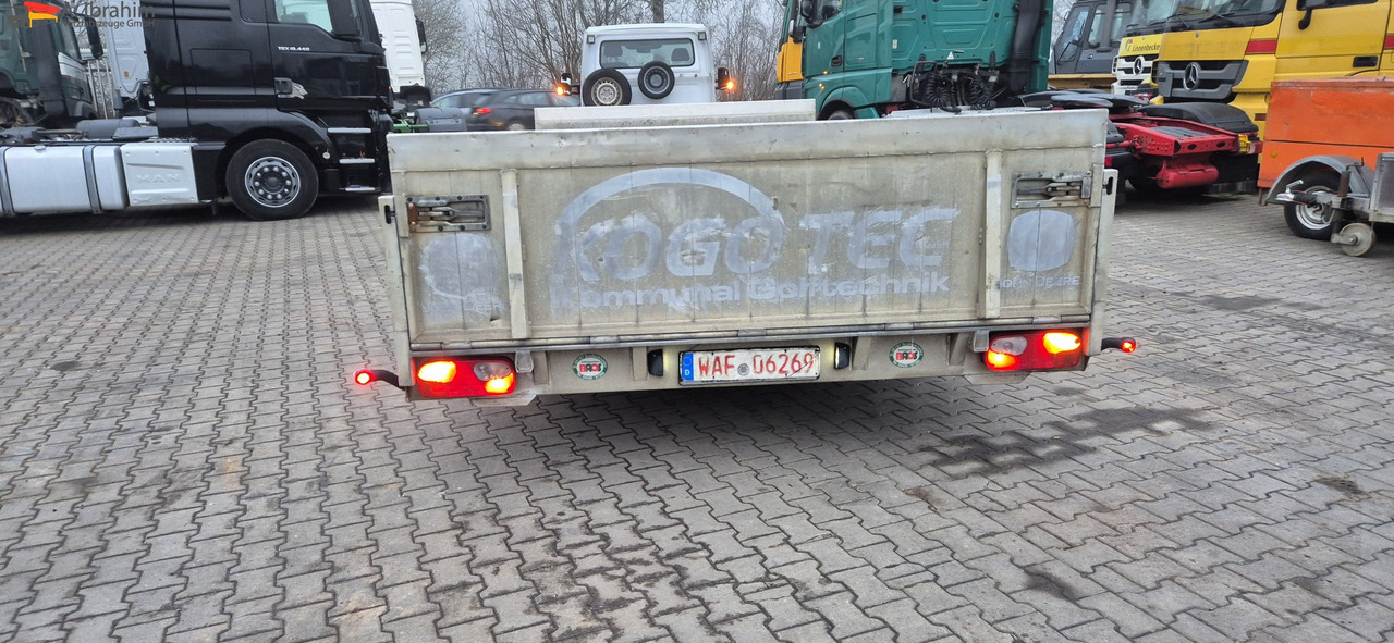 BAOS Plateauanhänger Anhänger Tandem, Baumaschinen und Fahrzeuge - Приколка платформа: слика 4 BAOS Plateauanhänger Anhänger Tandem, Baumaschinen und Fahrzeuge - Приколка платформа: слика 4