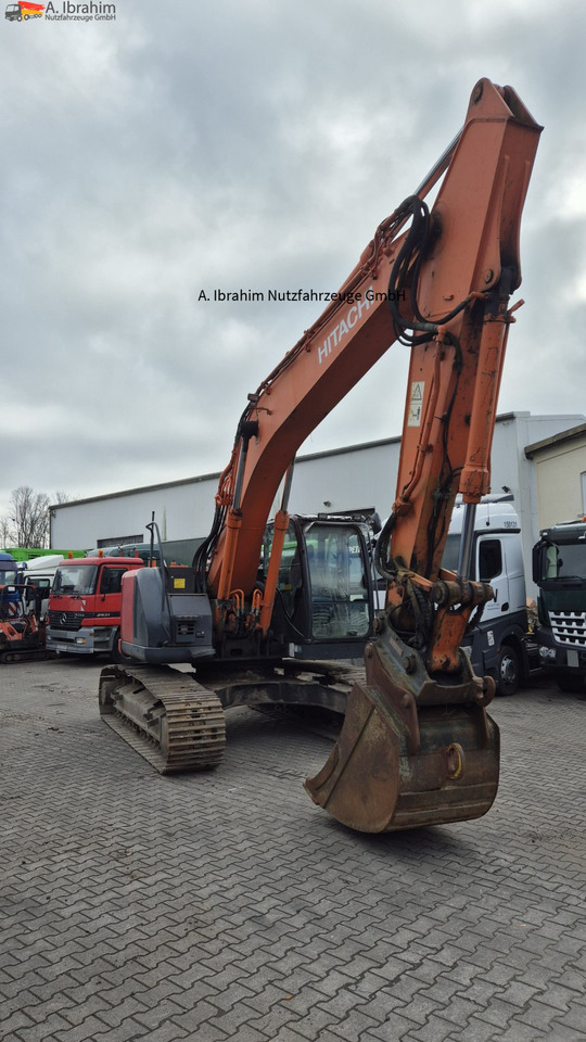Багер гасеничар Hitachi 225 USLC: слика 10