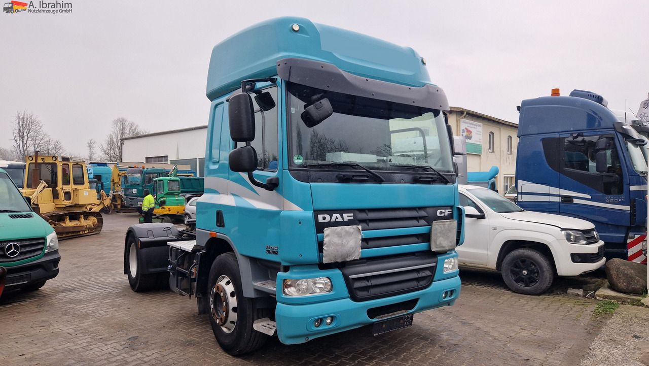 Daf FT CF 2x Nebenantrieb, Kipphydraulik deutsches Fahrzeug, fehlerfrei im Display - Камион влекач: слика 3 Daf FT CF 2x Nebenantrieb, Kipphydraulik deutsches Fahrzeug, fehlerfrei im Display - Камион влекач: слика 3