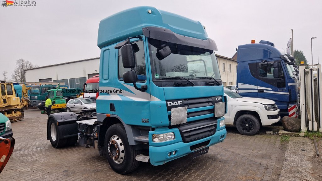 Daf FT CF 2x Nebenantrieb, Kipphydraulik deutsches Fahrzeug, fehlerfrei im Display - Камион влекач: слика 4 Daf FT CF 2x Nebenantrieb, Kipphydraulik deutsches Fahrzeug, fehlerfrei im Display - Камион влекач: слика 4