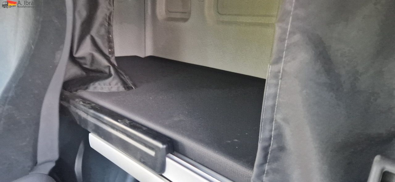 MAN TGS 18.400 PTO für Kompressor deutsches Fahrzeug - Камион влекач: слика 2 MAN TGS 18.400 PTO für Kompressor deutsches Fahrzeug - Камион влекач: слика 2