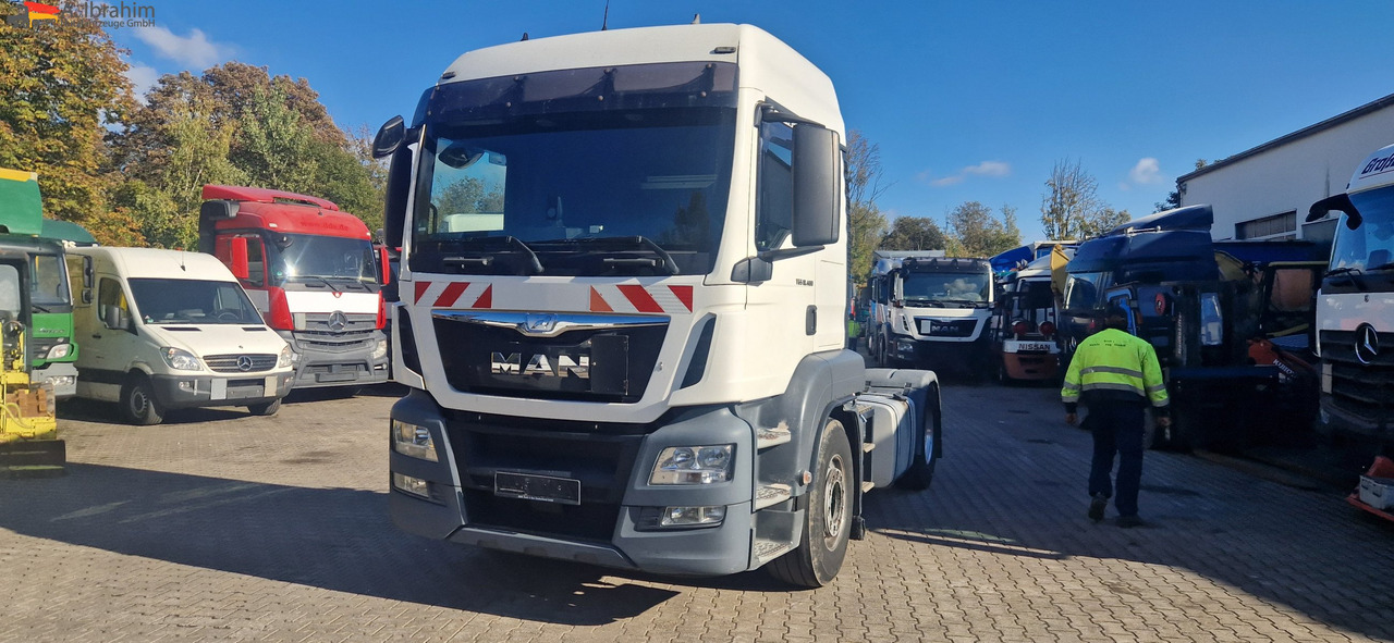 MAN TGS 18.400 PTO für Kompressor sehr sauber, 8x baugleich - Камион влекач: слика 1 MAN TGS 18.400 PTO für Kompressor sehr sauber, 8x baugleich - Камион влекач: слика 1