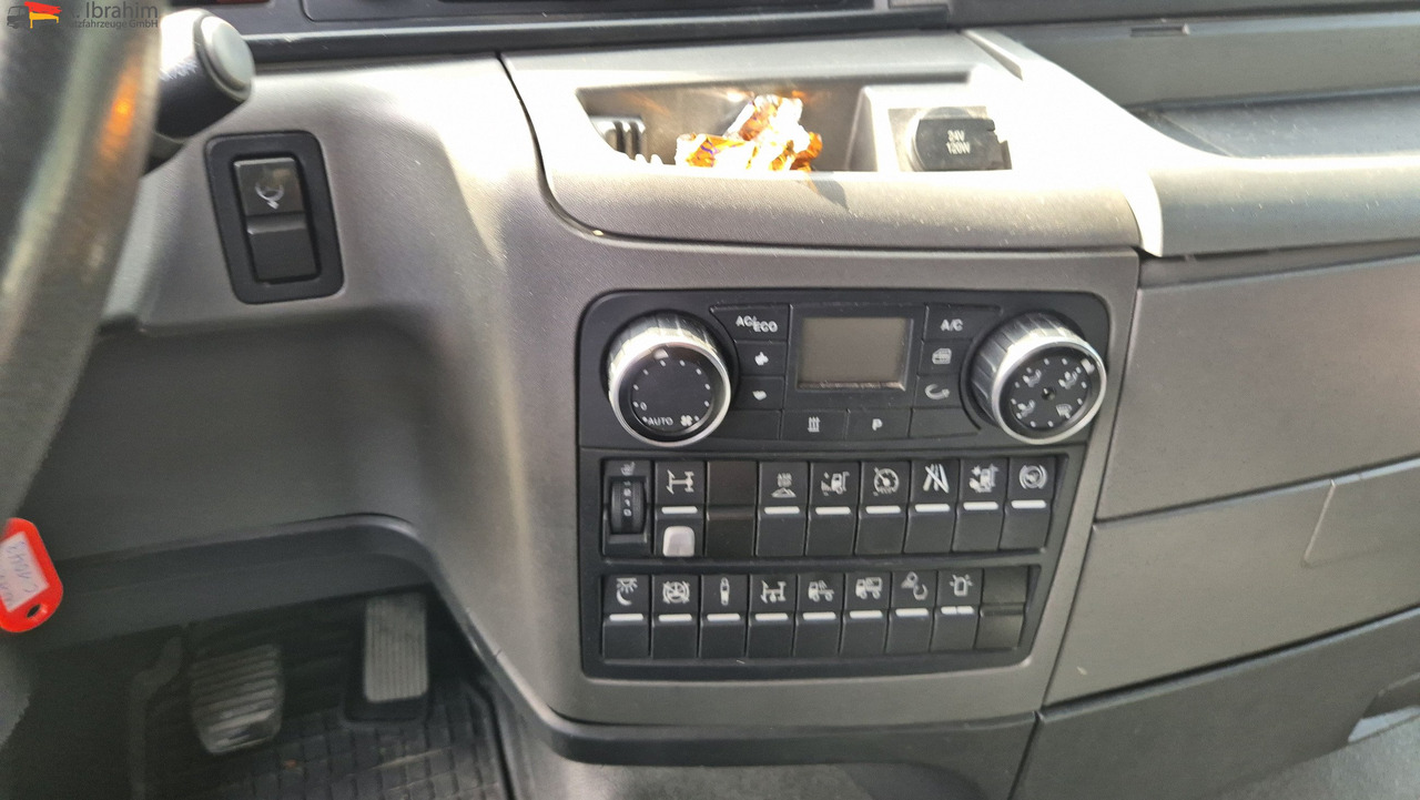 MAN TGX 18.440 Retarder, Klima, Standklima PTU für Kompressor - Камион влекач: слика 4 MAN TGX 18.440 Retarder, Klima, Standklima PTU für Kompressor - Камион влекач: слика 4