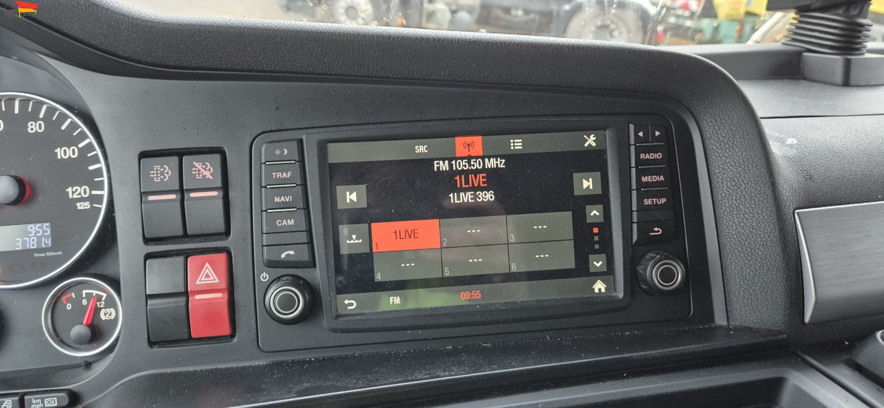 MAN TGX 18.460 Retarder, Klima, 1. Hand 04 2018 - Камион влекач: слика 2 MAN TGX 18.460 Retarder, Klima, 1. Hand 04 2018 - Камион влекач: слика 2