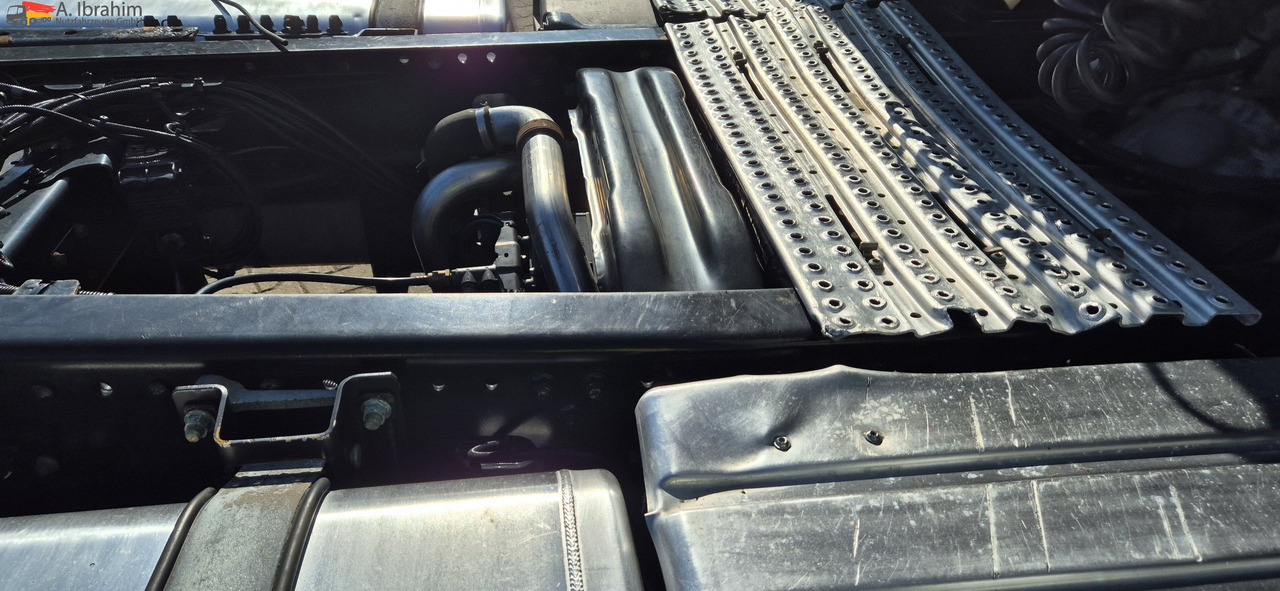 MAN TGX 18.460 Retarder, Klima, 1. Hand 04 2018 - Камион влекач: слика 4 MAN TGX 18.460 Retarder, Klima, 1. Hand 04 2018 - Камион влекач: слика 4