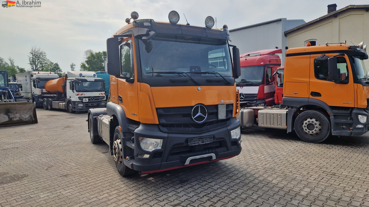 Лизинг на Mercedes-Benz 1840 3x 1840, 2x 1846 Mercedes-Benz 1840 3x 1840, 2x 1846: слика 10 Лизинг на Mercedes-Benz 1840 3x 1840, 2x 1846 Mercedes-Benz 1840 3x 1840, 2x 1846: слика 10