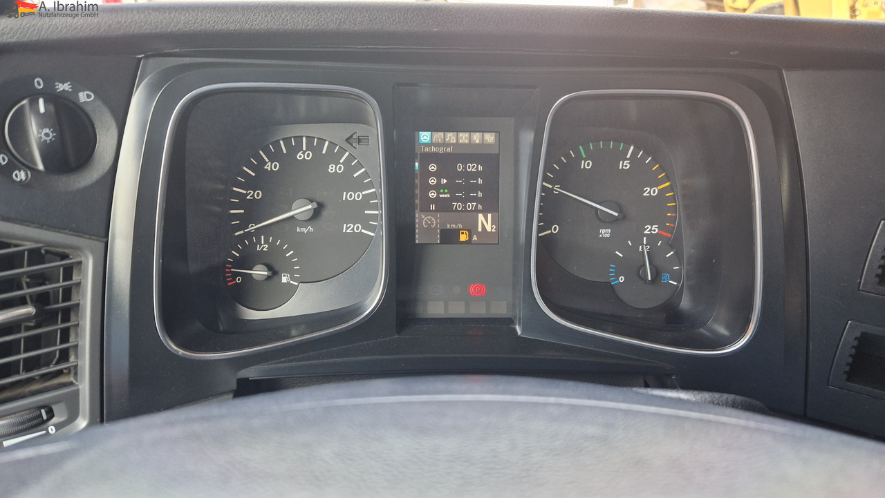 Лизинг на Mercedes-Benz 1840 3x 1840, 2x 1846 Mercedes-Benz 1840 3x 1840, 2x 1846: слика 14 Лизинг на Mercedes-Benz 1840 3x 1840, 2x 1846 Mercedes-Benz 1840 3x 1840, 2x 1846: слика 14