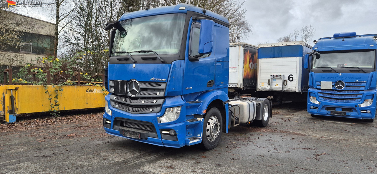 Mercedes-Benz 1843 Klima, Retarder, Topzustand, einsatzbereit sehr sauber, technisch top - Камион влекач: слика 1 Mercedes-Benz 1843 Klima, Retarder, Topzustand, einsatzbereit sehr sauber, technisch top - Камион влекач: слика 1