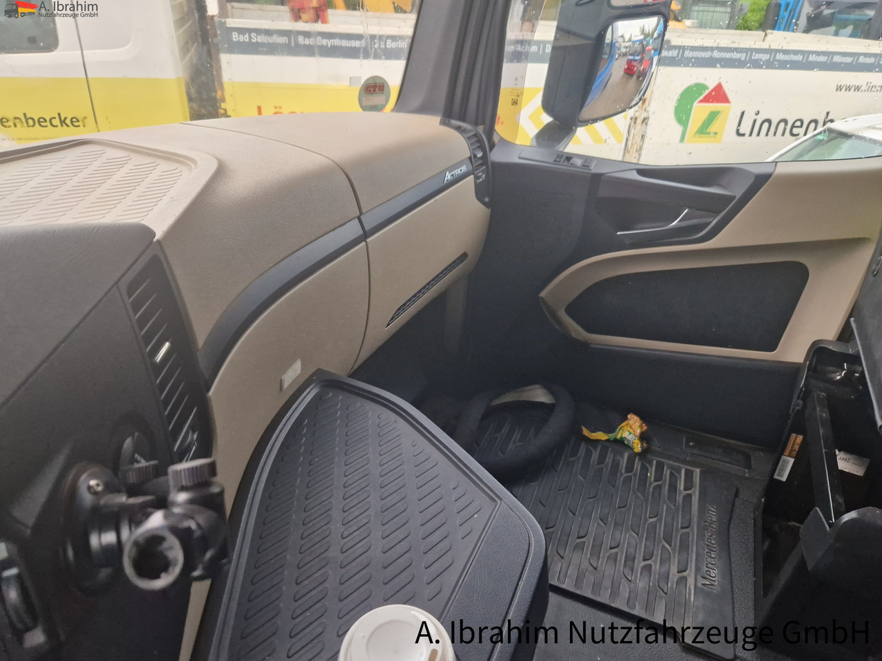 Mercedes-Benz 1845 Retarder Klima, Kühlschrank deutsches Fahrzeug - Камион влекач: слика 5 Mercedes-Benz 1845 Retarder Klima, Kühlschrank deutsches Fahrzeug - Камион влекач: слика 5