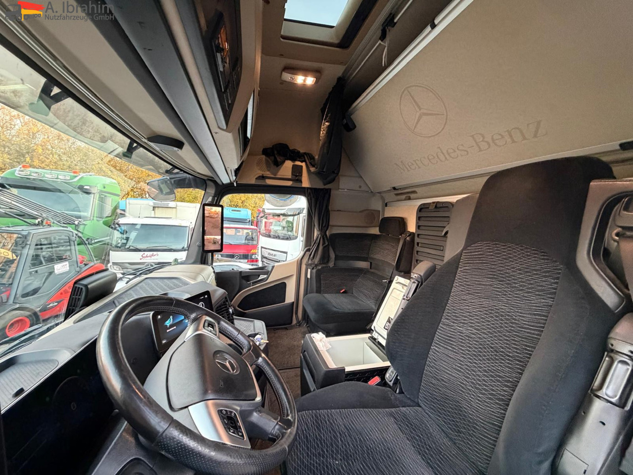 Mercedes-Benz Actros 1845 GigaSpace | Retarder | 4x2 | Luft Luft | LowLiner - Камион влекач: слика 3 Mercedes-Benz Actros 1845 GigaSpace | Retarder | 4x2 | Luft Luft | LowLiner - Камион влекач: слика 3