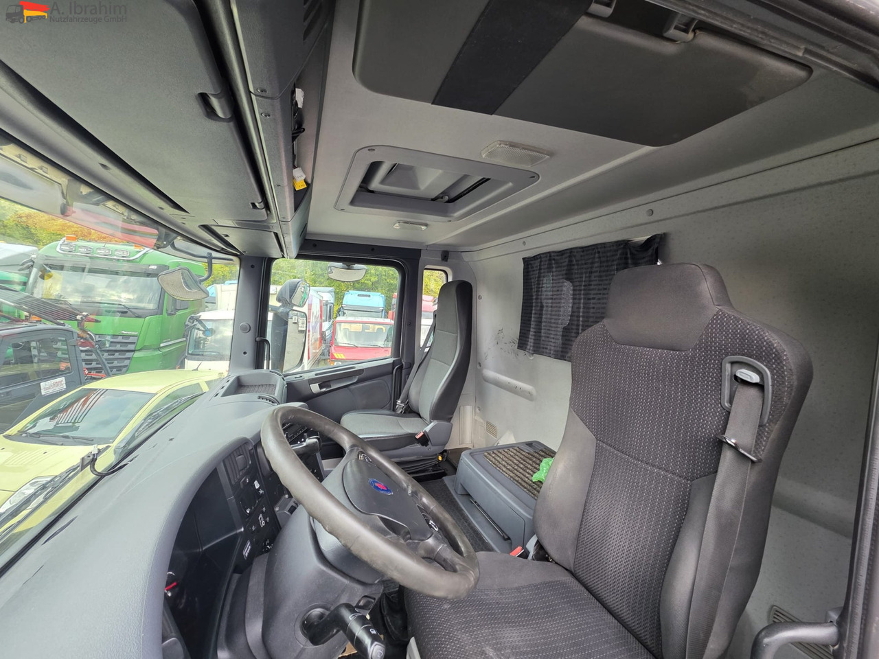 Scania R560 | 6x4 | V8 | Blatt Blatt | Schaltgetriebe |Kipphydraulik | Klima | Trommelbremse| 3 Pedals - Камион влекач: слика 2 Scania R560 | 6x4 | V8 | Blatt Blatt | Schaltgetriebe |Kipphydraulik | Klima | Trommelbremse| 3 Pedals - Камион влекач: слика 2