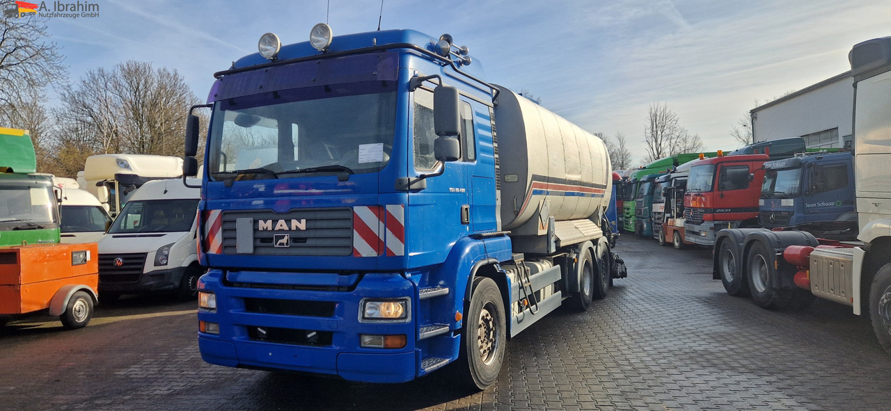 MAN TGA Asphaltspritze Schäfer 20 000 Liters - Камион цистерна: слика 1 MAN TGA Asphaltspritze Schäfer 20 000 Liters - Камион цистерна: слика 1