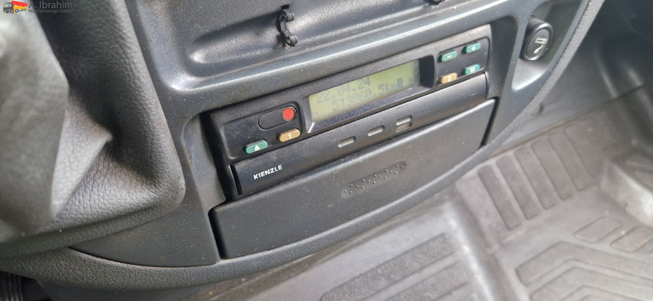 Mercedes-Benz 413 CDI Tiefkühlfächer, autom. Verkaufsklappe Basis ist ok - Комбе ладилник: слика 2 Mercedes-Benz 413 CDI Tiefkühlfächer, autom. Verkaufsklappe Basis ist ok - Комбе ладилник: слика 2