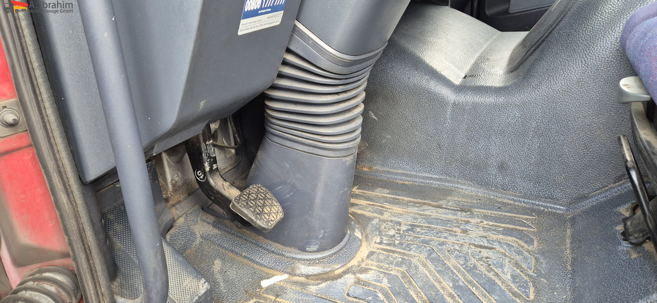 Mercedes-Benz 823 LBW | Radstand 4900 mm | 7.2 m Pritsche Klima | 3 Pedals - Комбе со церада: слика 4 Mercedes-Benz 823 LBW | Radstand 4900 mm | 7.2 m Pritsche Klima | 3 Pedals - Комбе со церада: слика 4