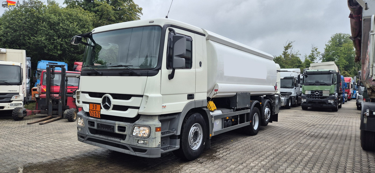 Mercedes-Benz Actros 2536 L 3 Kammern, 19500 L, mp3, Oben Unten Befüllung - Камион цистерна: слика 1 Mercedes-Benz Actros 2536 L 3 Kammern, 19500 L, mp3, Oben Unten Befüllung - Камион цистерна: слика 1
