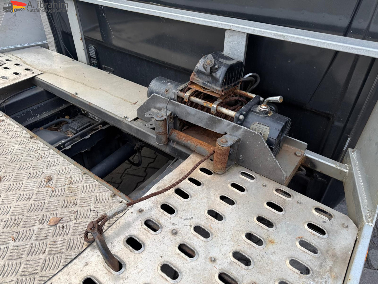 Mercedes-Benz Sprinter 311 CDI 3 Pedals | 6 Gänge | deutsches Fahrzeug - Камион за влечење: слика 3 Mercedes-Benz Sprinter 311 CDI 3 Pedals | 6 Gänge | deutsches Fahrzeug - Камион за влечење: слика 3