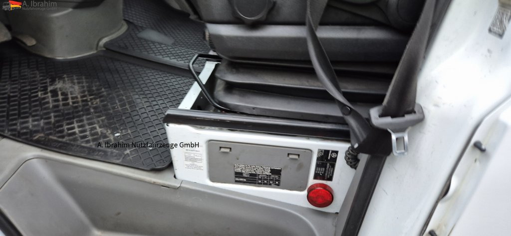 Mercedes-Benz Sprinter DB 319 CDI Automatik, Tempomat, ATM bei 290 tkm - Камион за влечење: слика 4 Mercedes-Benz Sprinter DB 319 CDI Automatik, Tempomat, ATM bei 290 tkm - Камион за влечење: слика 4
