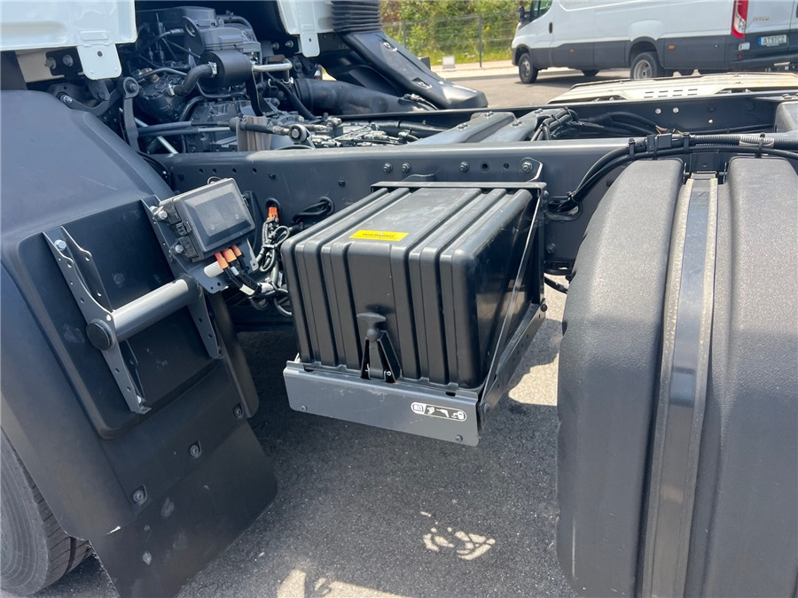 Камион со кабинска шасија DAF LF320 NEW/ONLY COC: слика 12