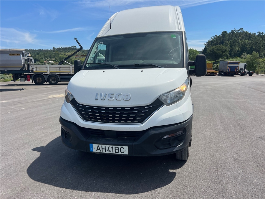Iveco 35C16HA8V - Товарно комбе: слика 2 Iveco 35C16HA8V - Товарно комбе: слика 2