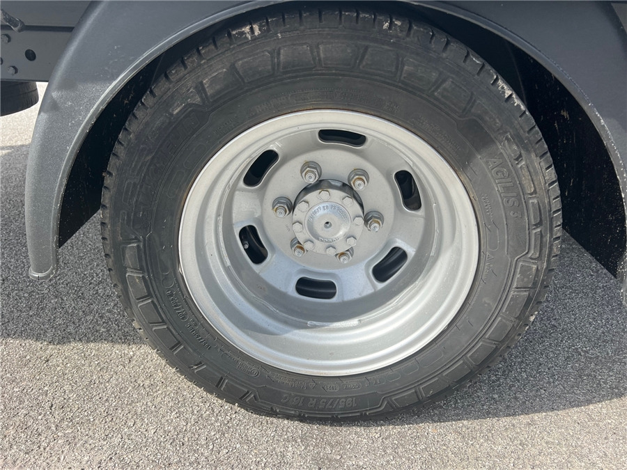 Комбе со отворен сандак Iveco 35C17: слика 17