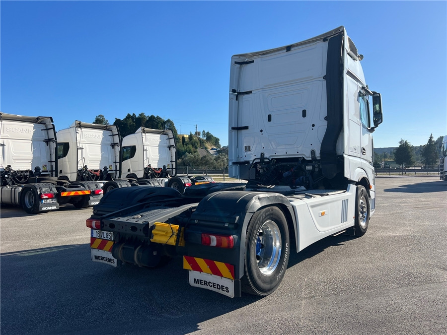 MERCEDES-BENZ 1863 AMG / RETARDER - Камион влекач: слика 4 MERCEDES-BENZ 1863 AMG / RETARDER - Камион влекач: слика 4