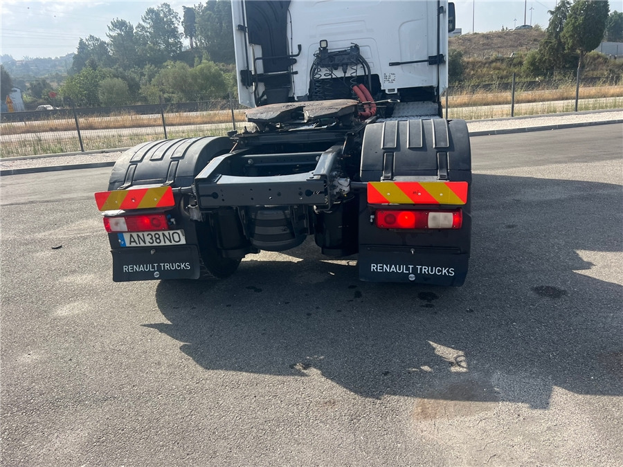 Лизинг на Renault C 460 Renault C 460: слика 6