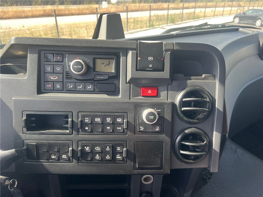 Лизинг на Renault C 460 Renault C 460: слика 19