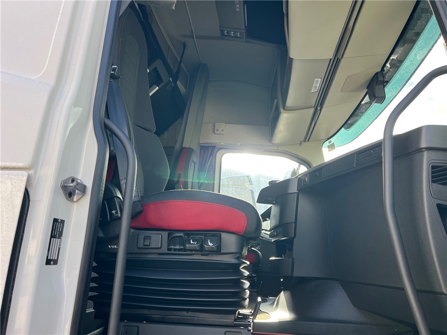 Камион влекач Volvo FH500 / RETARDER / IPARKCOOL: слика 18 Камион влекач Volvo FH500 / RETARDER / IPARKCOOL: слика 18