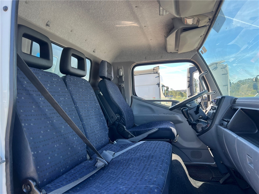 Interior photo 1: Комбе со отворен сандак Mitsubishi Canter