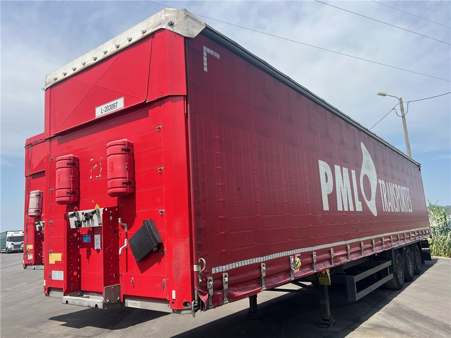 SCHMITZ CARGOBULL SCB-S3T TETO ELEVAR - Полуприколка со церада: слика 1 SCHMITZ CARGOBULL SCB-S3T TETO ELEVAR - Полуприколка со церада: слика 1