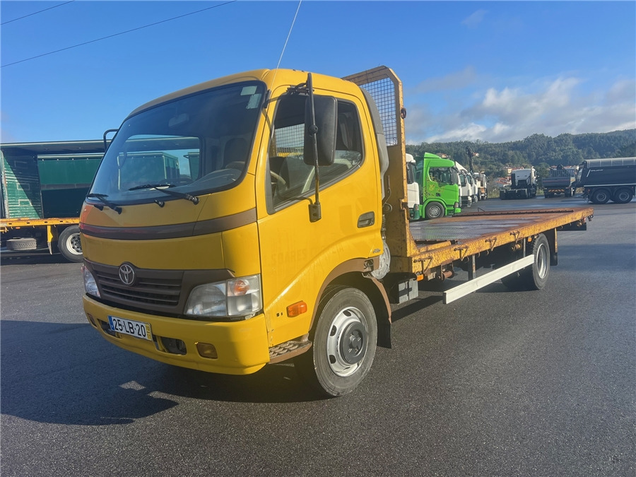 TOYOTA dyna - Комбе со отворен сандак: слика 1 TOYOTA dyna - Комбе со отворен сандак: слика 1