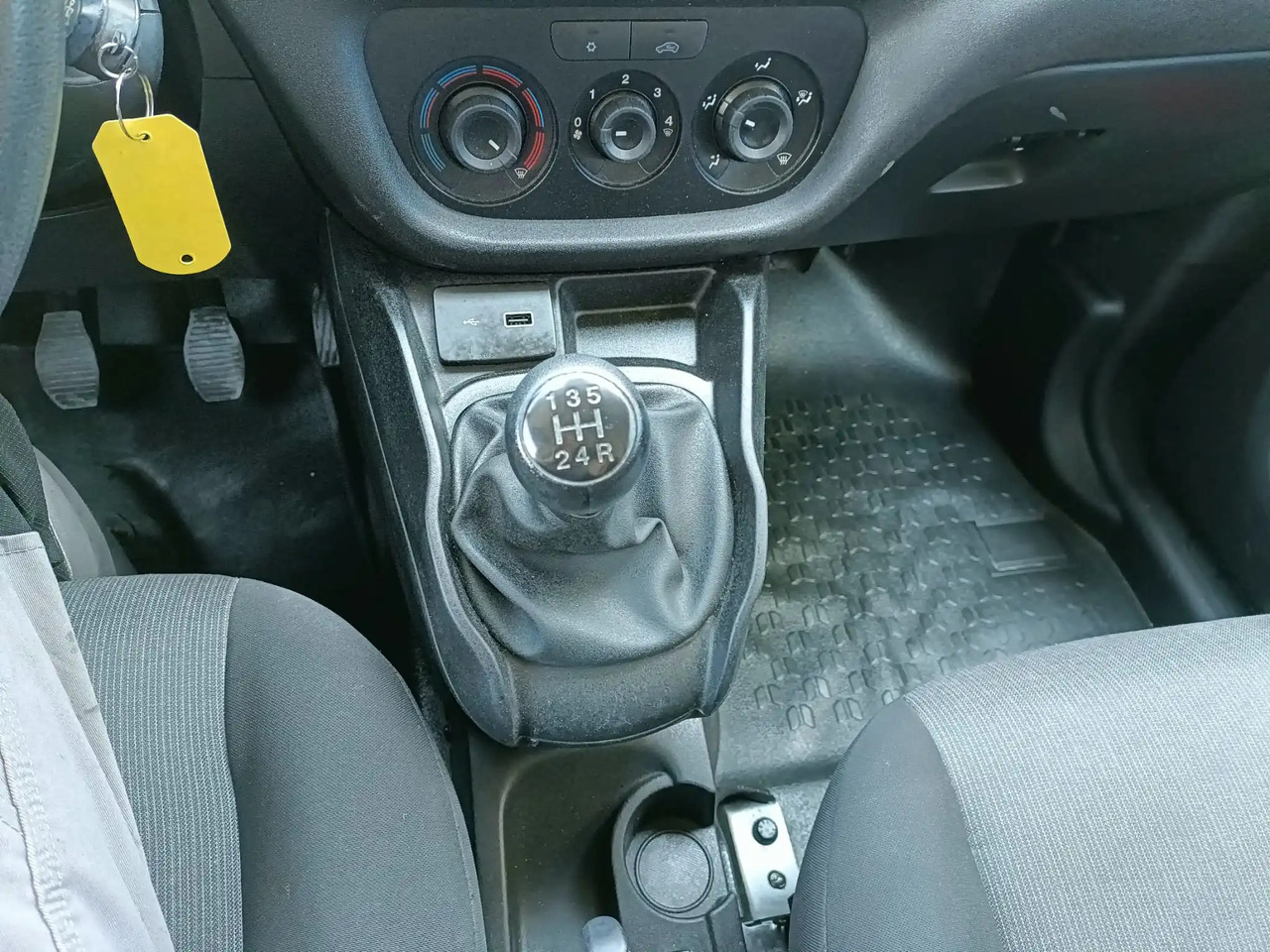 Товарно комбе FIAT DOBLO CARGO 1.3 MJT SX: слика 12