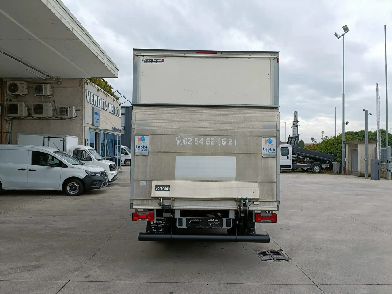 IVECO DAILY 35C16 3.0 - Комбе фургон: слика 5 IVECO DAILY 35C16 3.0 - Комбе фургон: слика 5