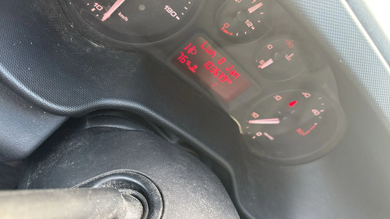 IVECO DAILY 35C16 - Комбе фургон: слика 3 IVECO DAILY 35C16 - Комбе фургон: слика 3