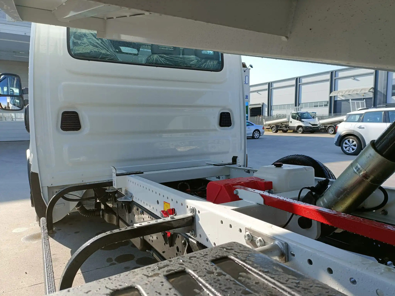 IVECO DAILY 35C16 NUOVO 3.0 cc MOD: 2025 RIBALTABILE - Комби кипер: слика 5 IVECO DAILY 35C16 NUOVO 3.0 cc MOD: 2025 RIBALTABILE - Комби кипер: слика 5