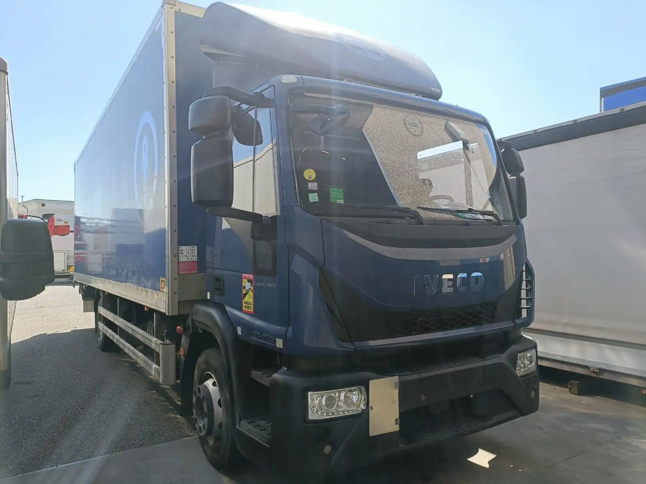 IVECO EUROCARGO 120E22 - Камион сандучар: слика 2 IVECO EUROCARGO 120E22 - Камион сандучар: слика 2