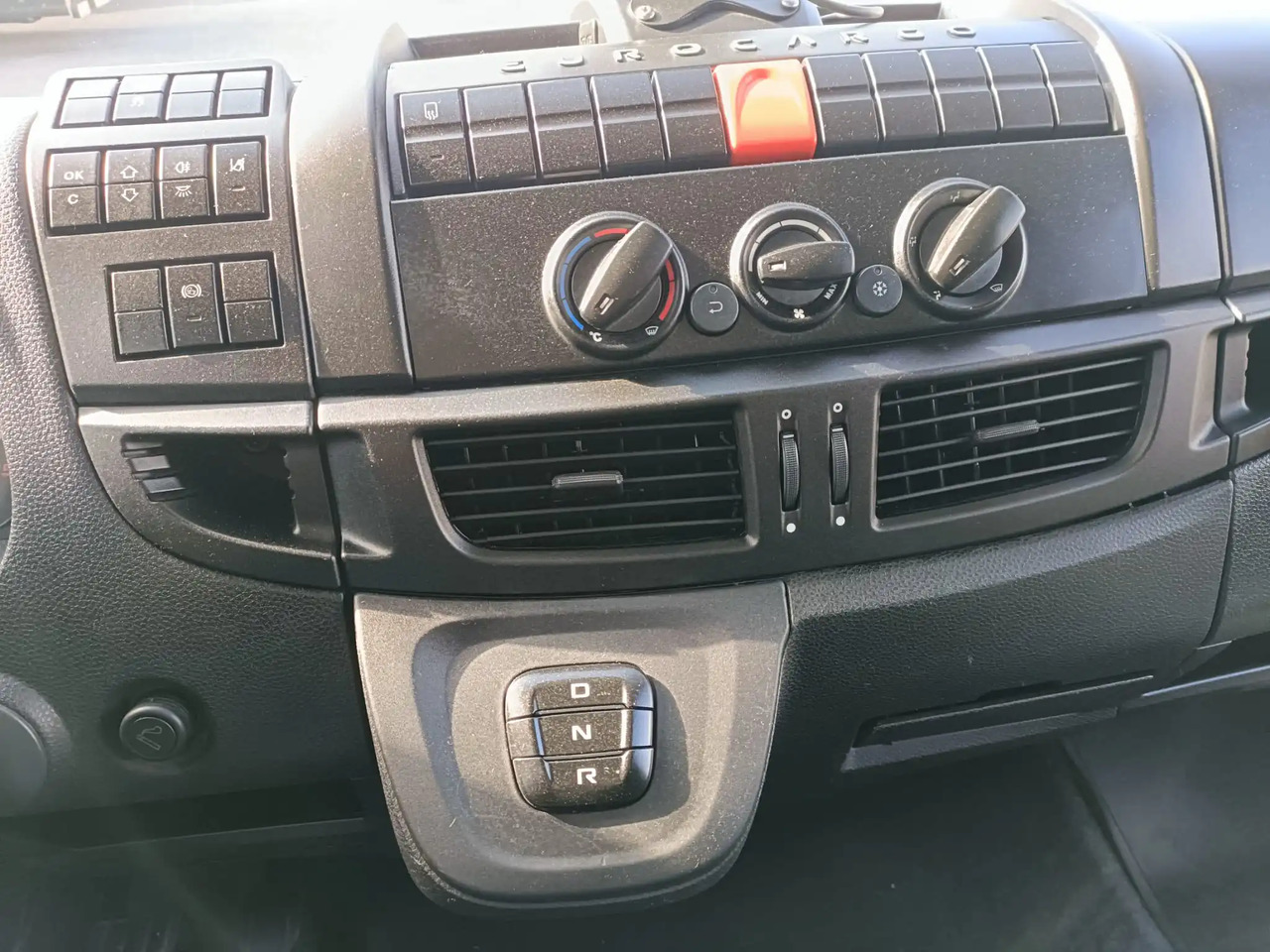 IVECO EUROCARGO 160E25P - Камион со кабинска шасија: слика 3 IVECO EUROCARGO 160E25P - Камион со кабинска шасија: слика 3