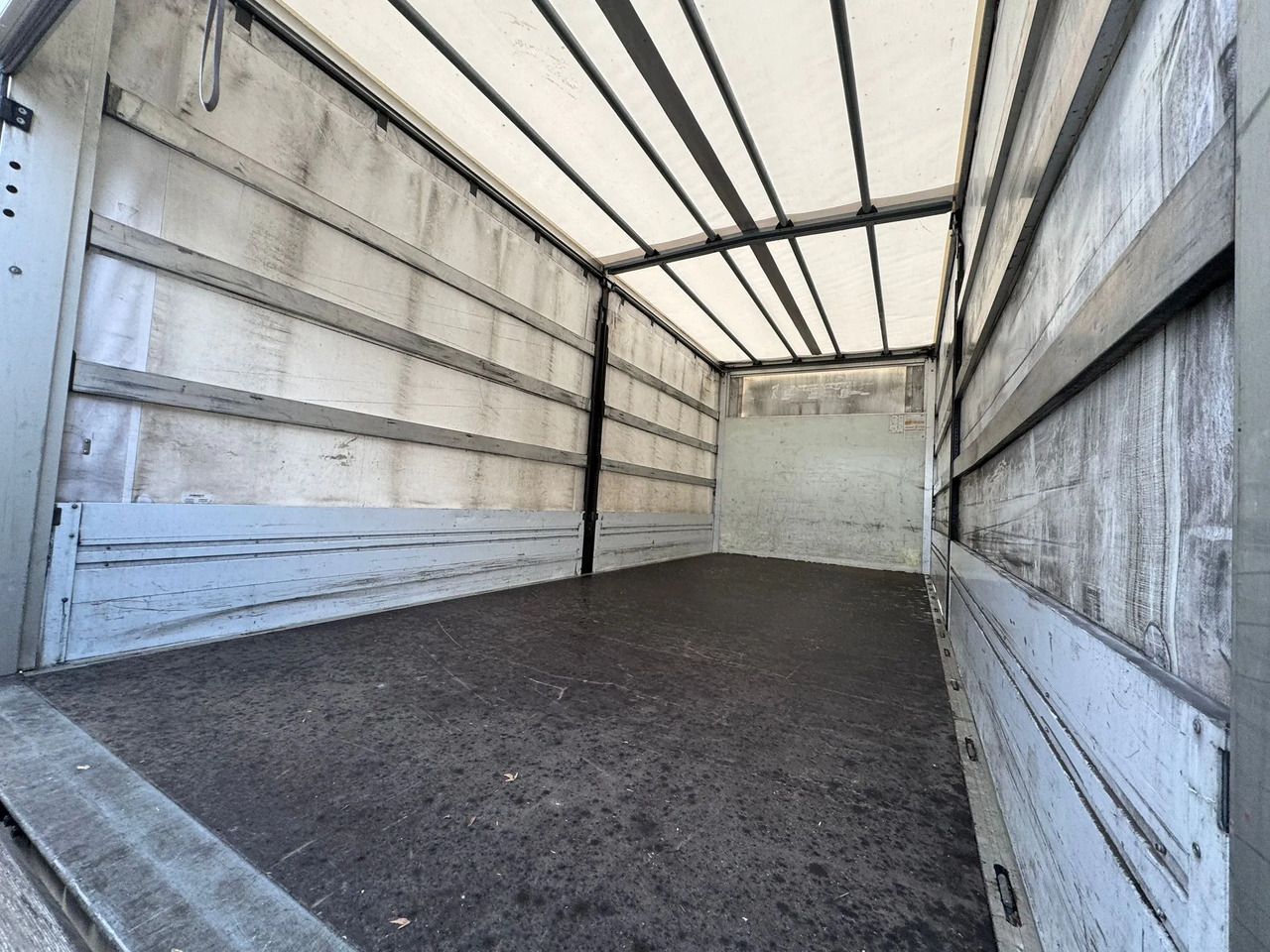 IVECO EUROCARGO 75E21 - Камион со церада: слика 3 IVECO EUROCARGO 75E21 - Камион со церада: слика 3