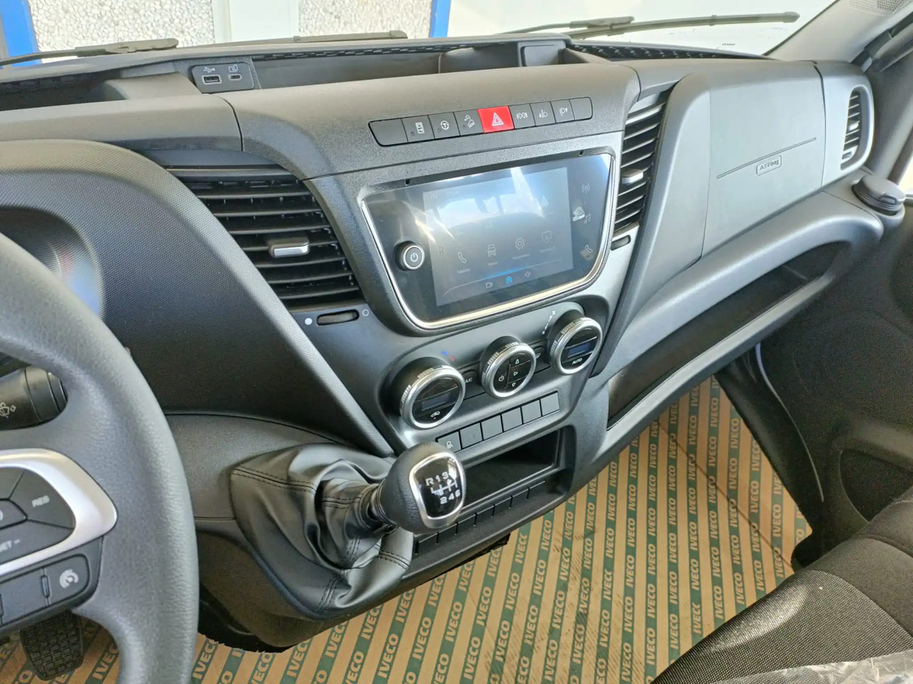 Комбе IVECO DAILY 35C16 DOPPIA CABINA 7 POSTI: слика 15