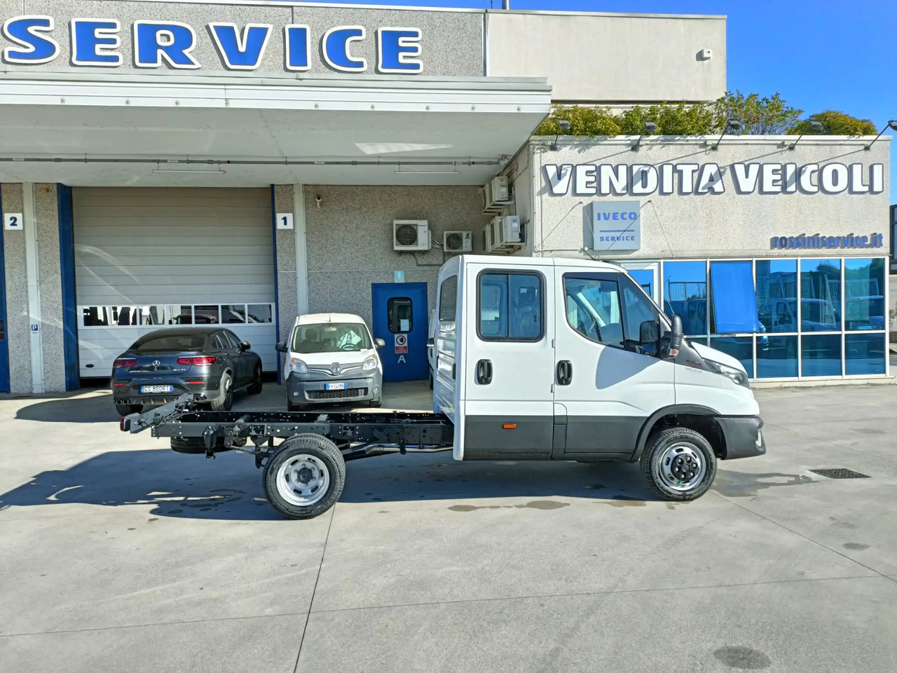 IVECO DAILY 35C16 DOPPIA CABINA 7 POSTI - Комбе: слика 4 IVECO DAILY 35C16 DOPPIA CABINA 7 POSTI - Комбе: слика 4