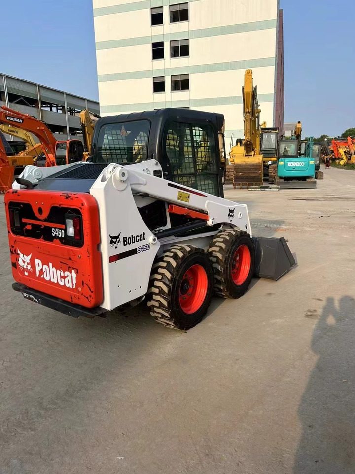 Bobcat S450 - Компактен натоварувач: слика 2 Bobcat S450 - Компактен натоварувач: слика 2