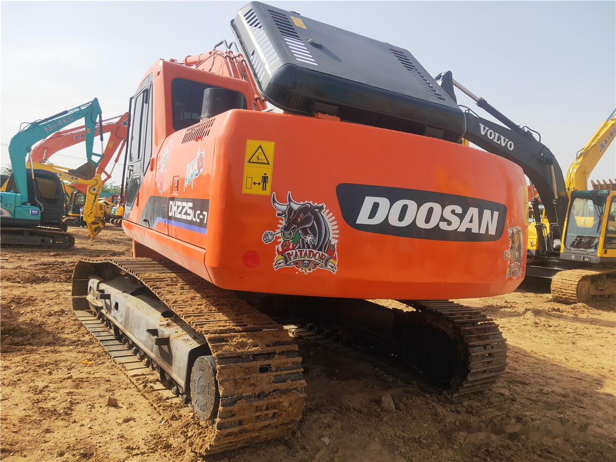 Doosan DH225 - Багер гасеничар: слика 2 Doosan DH225 - Багер гасеничар: слика 2