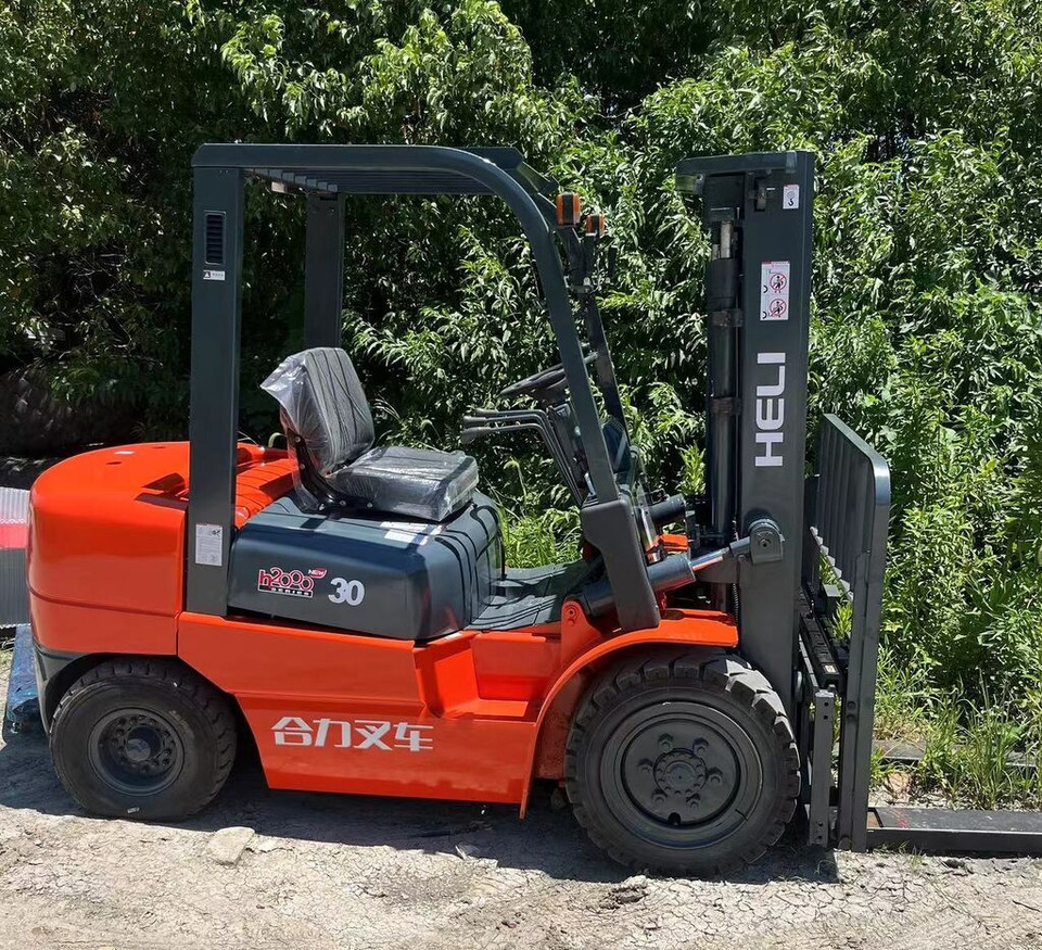 Heli K30 - Дизел вилушкар: слика 1 Heli K30 - Дизел вилушкар: слика 1